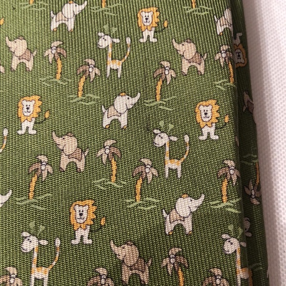 Salvatore Ferragamo tie - Picture 5 of 8